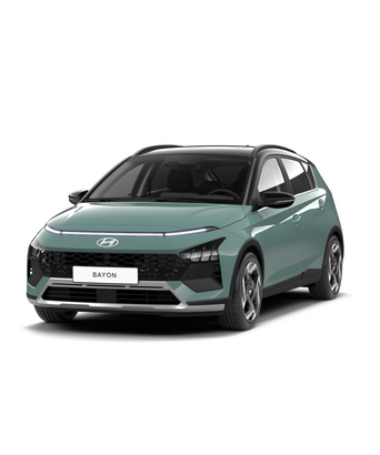 Hyundai BAYON in grün in Seitenansicht vor hellem Hintergrund. Promotionbild für sofort verfügbaren Hyundai BAYON zu attraktiven Konditionen.